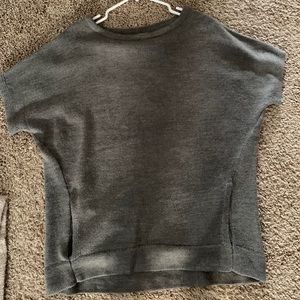 Short sleeve sweater, with pockets